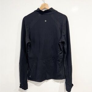 Lululemon 1/2 Zip Black Pullover Top with Running Cuffs 🌺